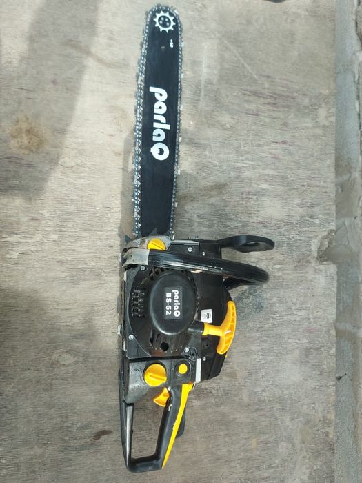 Бензопилу продам срочно