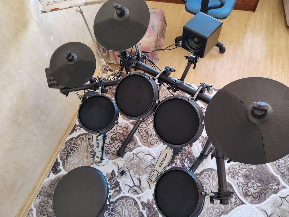 Електронни барабани Alesis