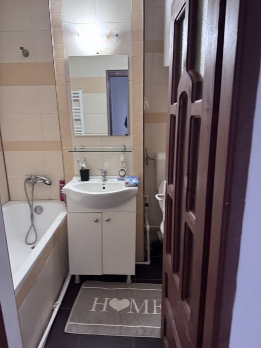 Inchiriez ap 2 camere central. Bloc Brd