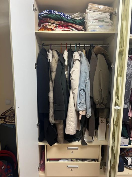 Продается вместительный шкаф