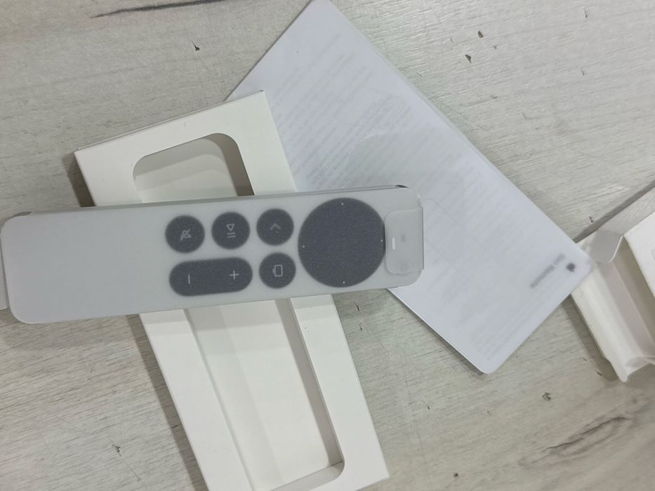 Telecomanda Siri Remote, Apple, 3rd Generation, USB-C, pentru Apple TV Model A2854, argintiu/negru , noua , nefolosita !