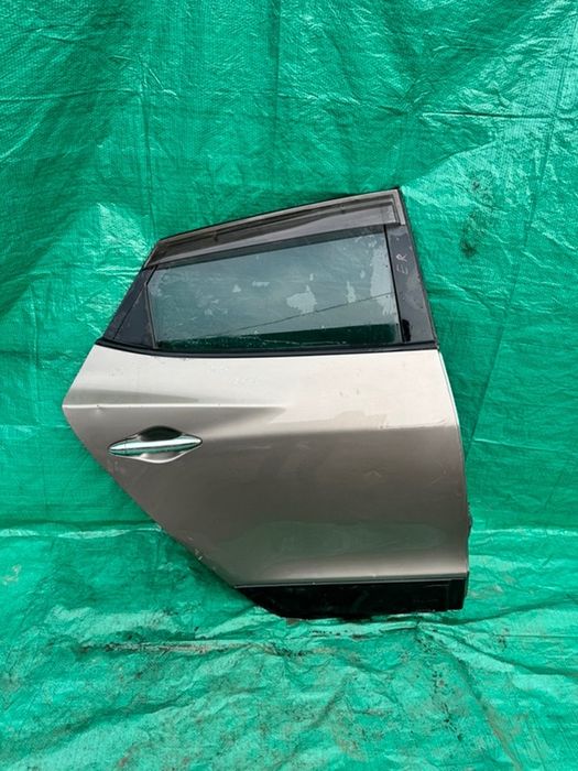 Дверь задняя правая Хендай Туксон 2 Tucson II ix35 стеклоподъемник