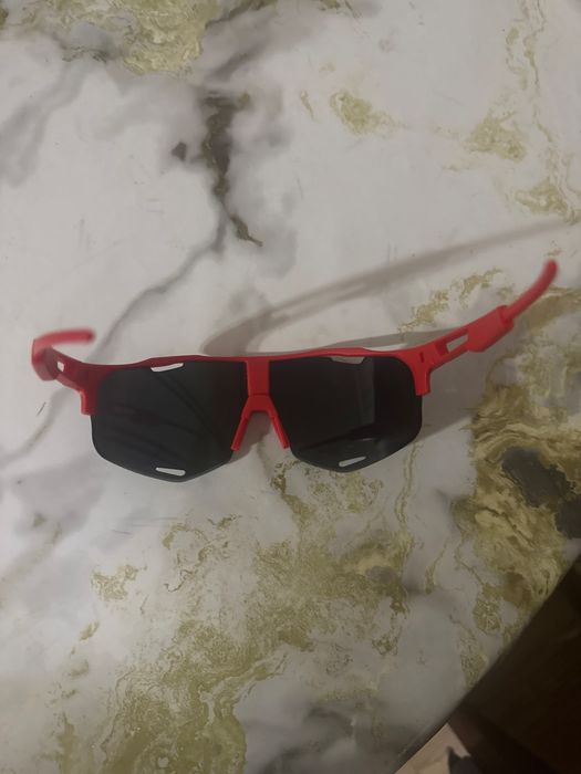 Продам очки красный