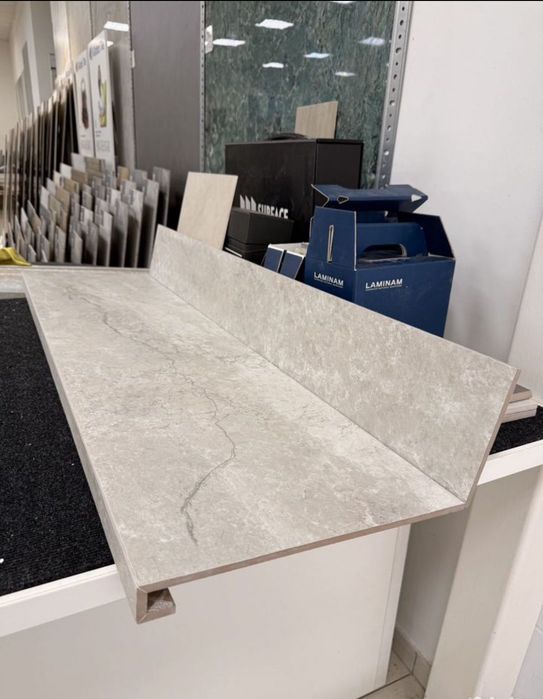 Execut scări din gresie porțelanată  tăiere la 45° – 100 lei / treaptă