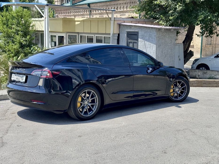 Tesla model 3 продается