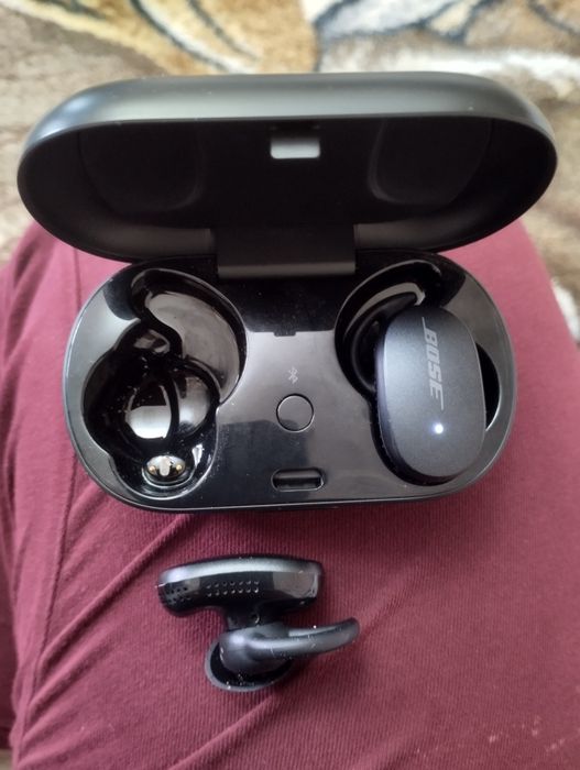 Продам блютус наушники Bose