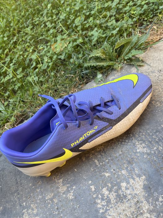 Ghete de fotbal nike phanton nr 44