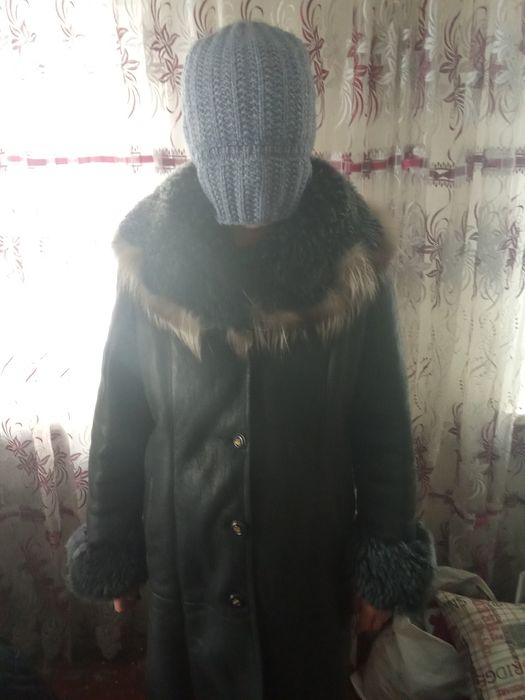 Продам дублёнки натуралка воротник с мехом и рукава тоже качество
