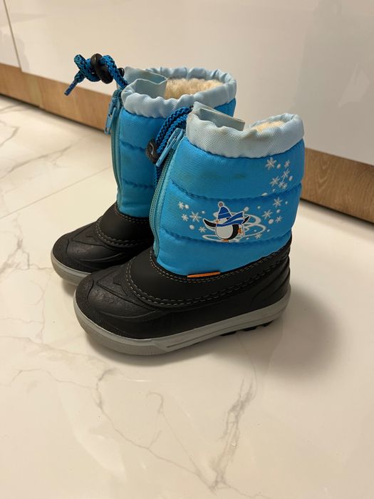 Детски боти и ботуши в добро състояние.