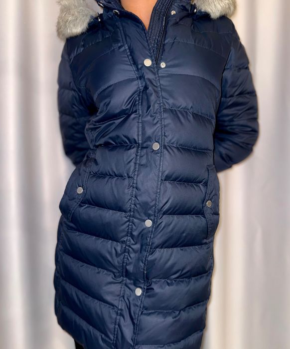 Яке пухено Tommy Hilfiger -вталено е, р-ри: гръд.об.95,ханш108,дълж.90