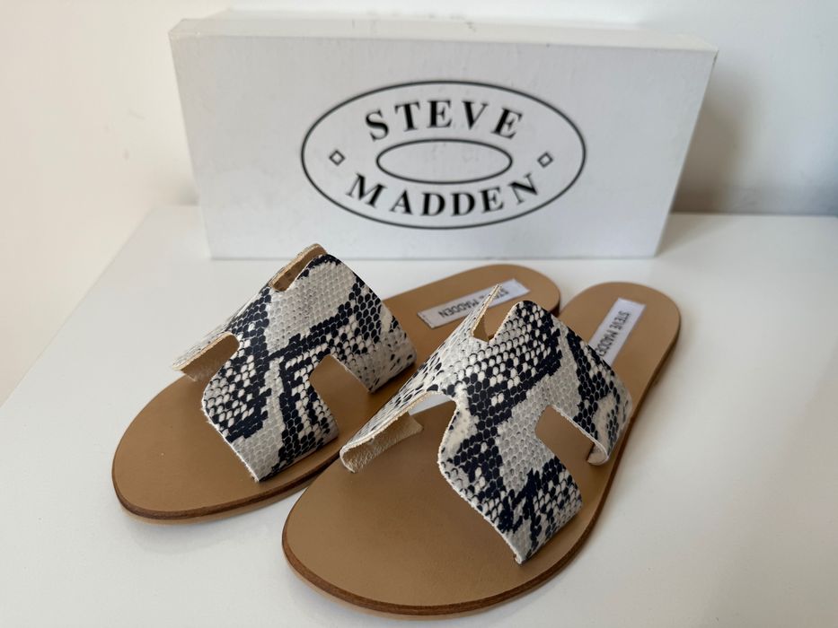 Нови чехли Steve Madden