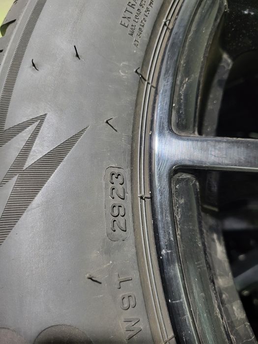 4 бр зимни 235/55/19 Bridgestone