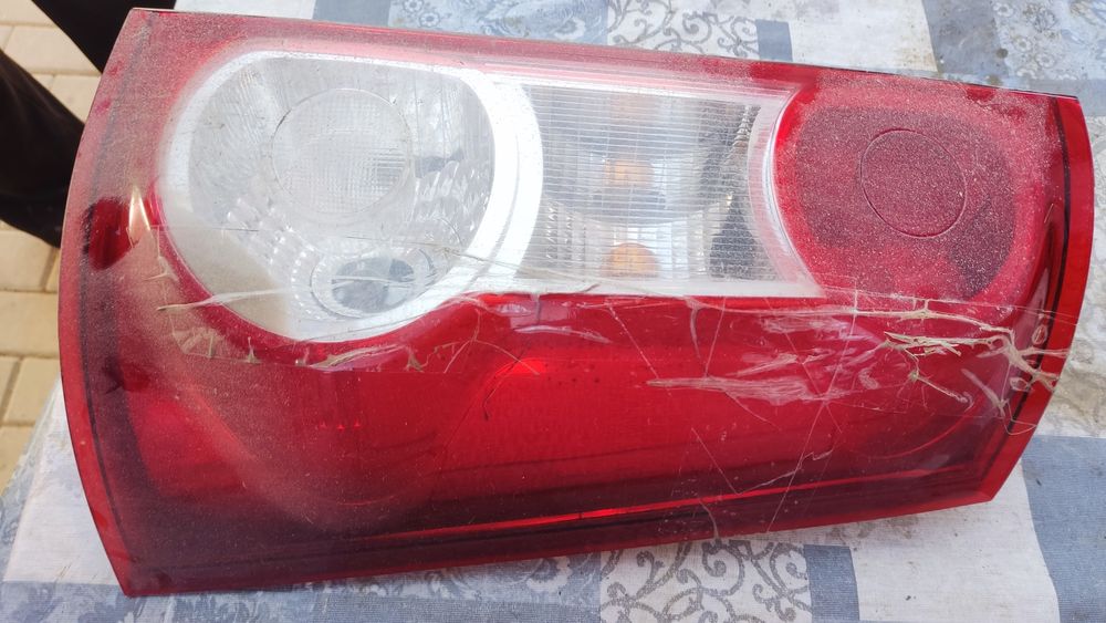 Продам задний правый фонарь на Лада Ларгус