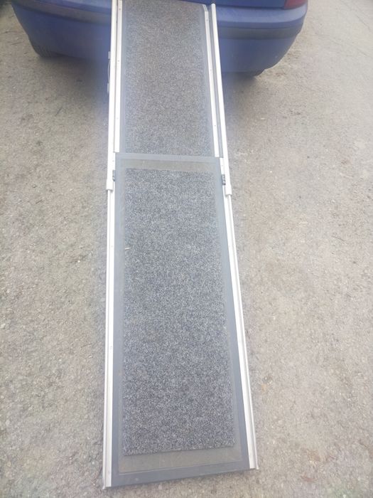 Сгъваема рампа за кучета и други големи домашни любимци
ИДЕАЛНО ЗА СТА