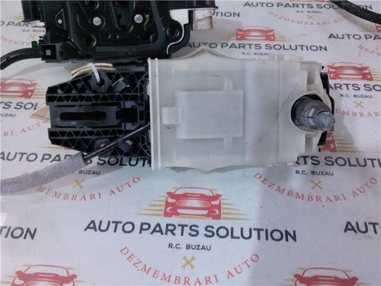 Contramaner usa dreapta fata skoda octavia 3