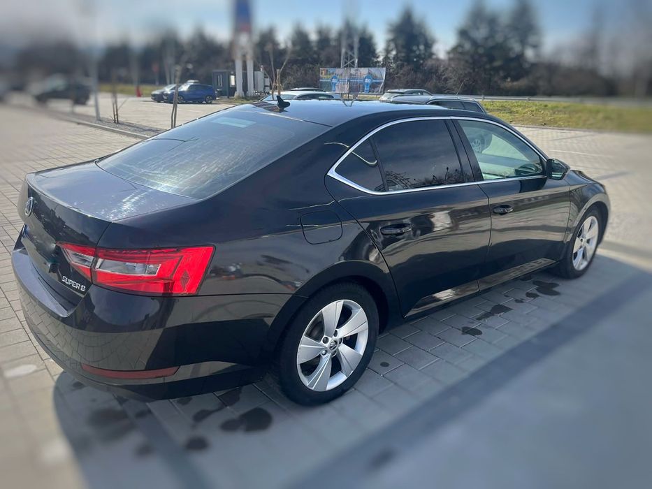 Продавам Skoda Superb