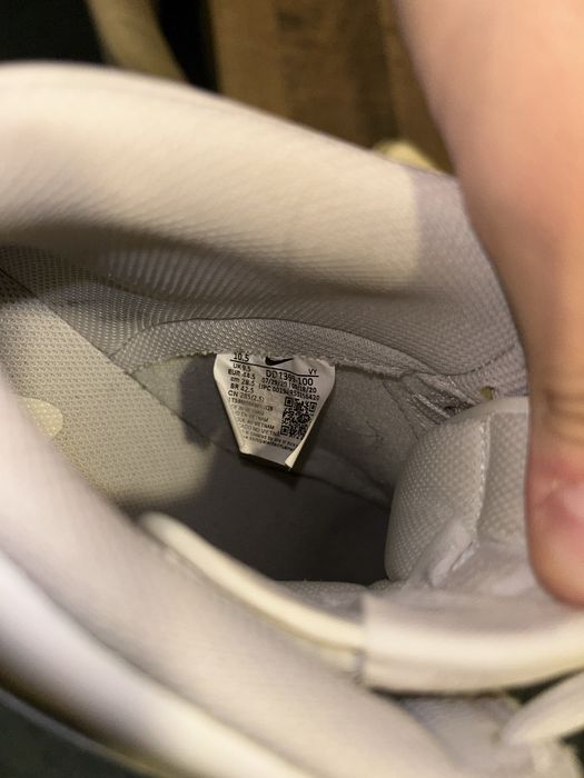 Adidasi Nike Dunk Mid