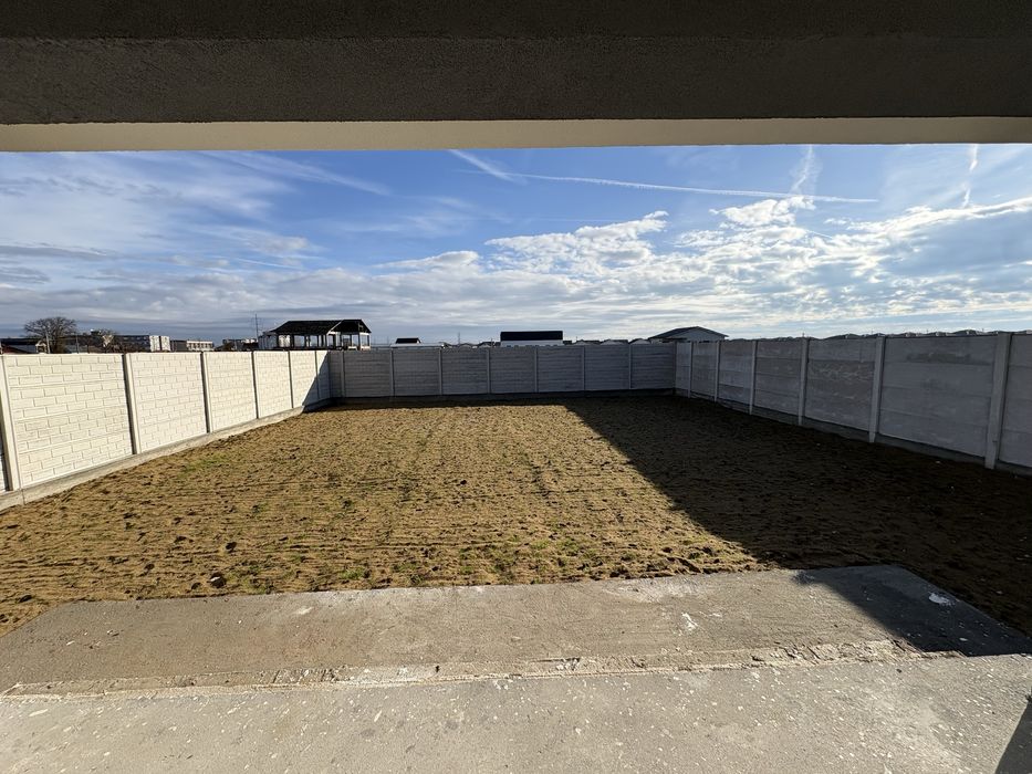 Casa noua cu PANOURI FOTOVOLTAICE, teren 553 mp, (utilitati complete)