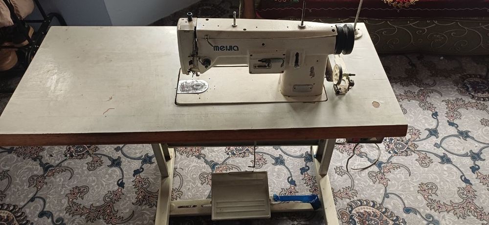 Тикув машина сотилади