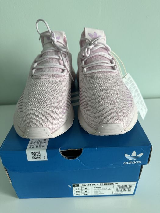 Чисто нови маратонки Adidas