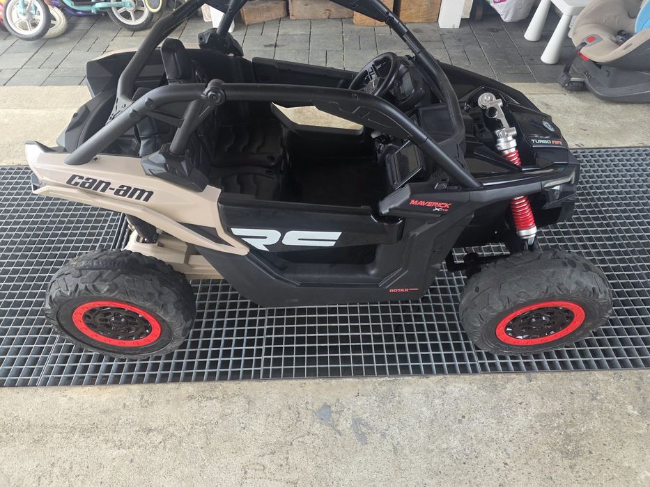 Can-am  Maverick 2locuri/2 baterii  electric 4x4