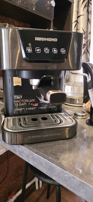 Продам кофемашину новая