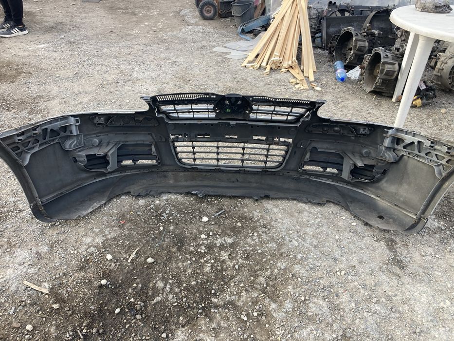 Оригинална предна броня за Голф 5 комби 2007- 2010