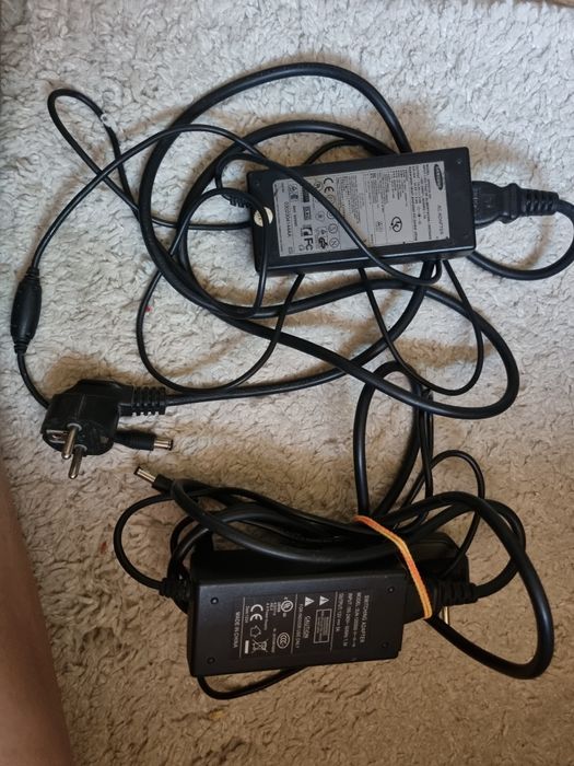 Зарядное устройство Самсунг и нонэйм