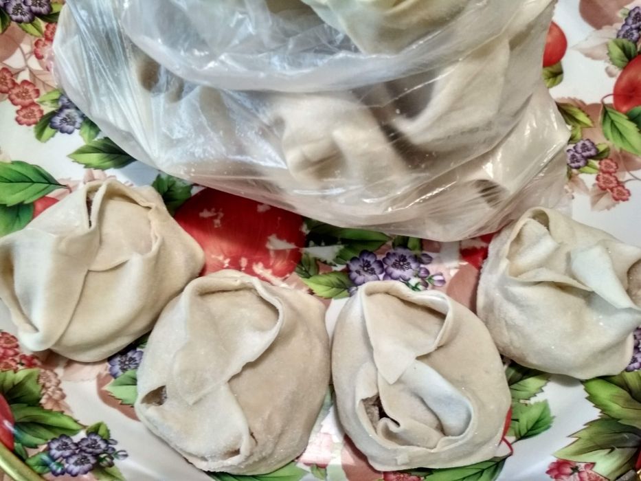 Манты домашние замороженные