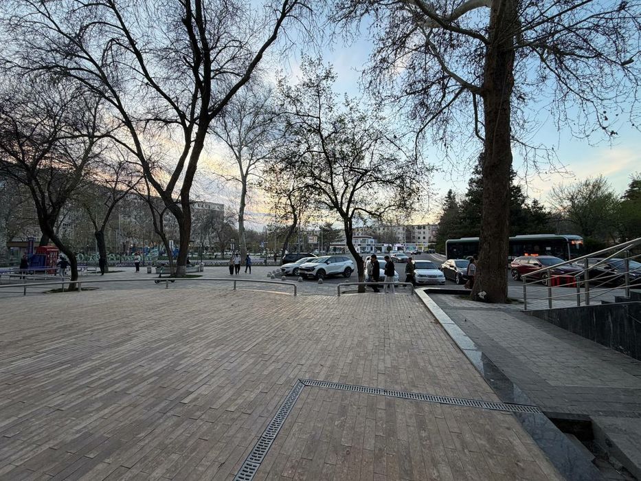 Продаётс офис Чиланзарский район круг Аль Хорезми 1 линия 17 квартал