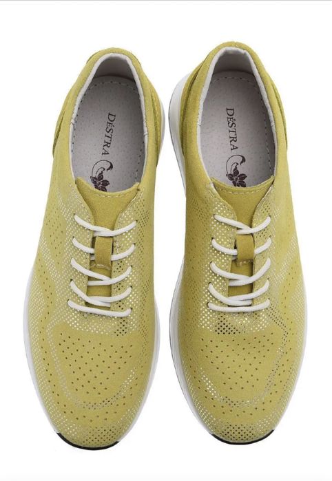 Стильные кроссовки. Натуральная замша