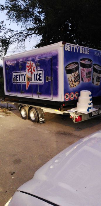 Închiriez Mașina frigorifică