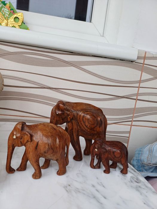3 Elefanti decoratiuni din lemn