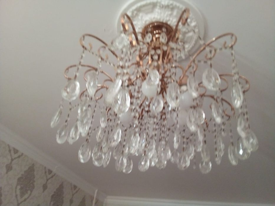 Продам люстру  в отличном состоянии