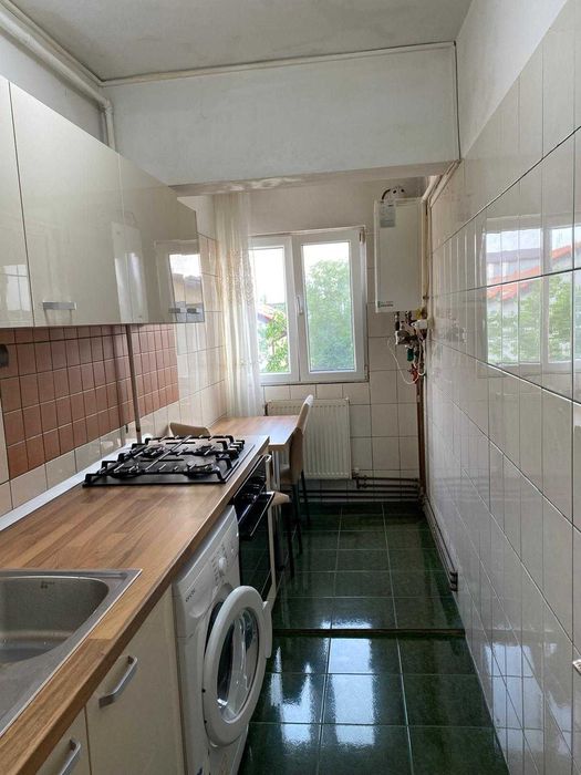 Inchiriez garsoniera in militari pe valea lunga