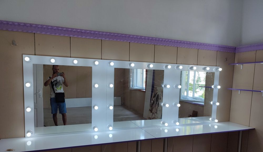 Огледало за грим