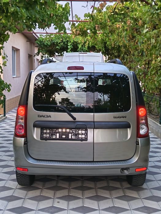 Se vinde Logan Mcv anul 2012 1.6 8v euro5