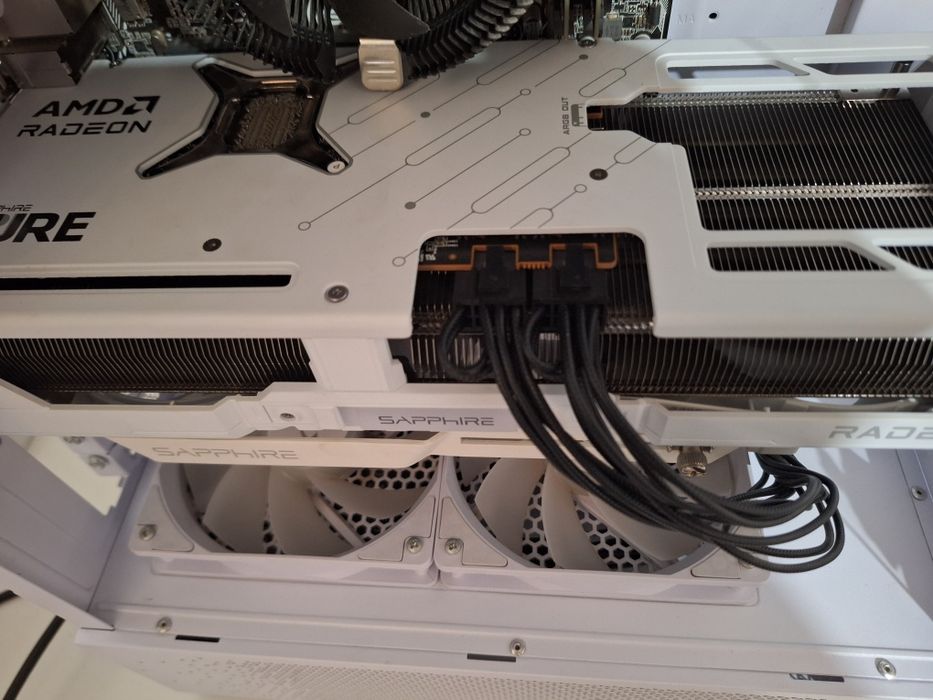 Placa Video rx9070 Sapphire Pure