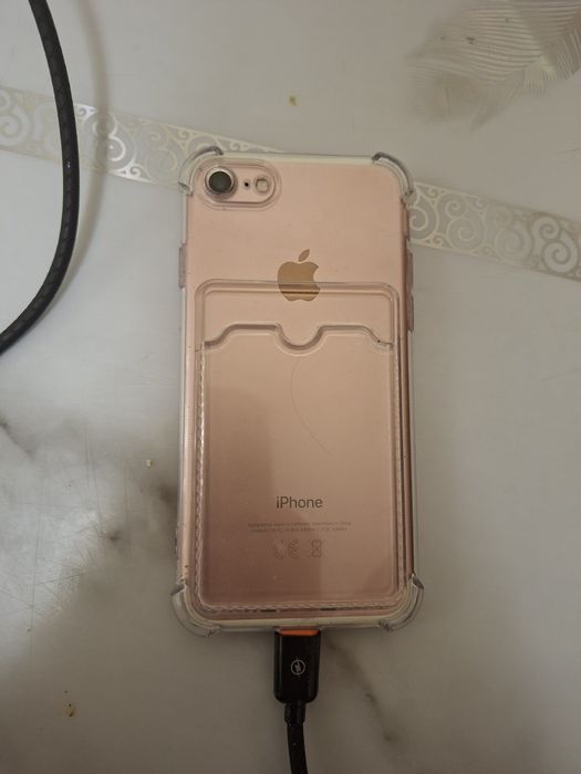 IPhone 7 с новым чехлом и стеклом(приватным)