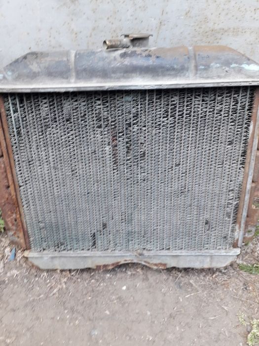 Продам радиатор с газ31029