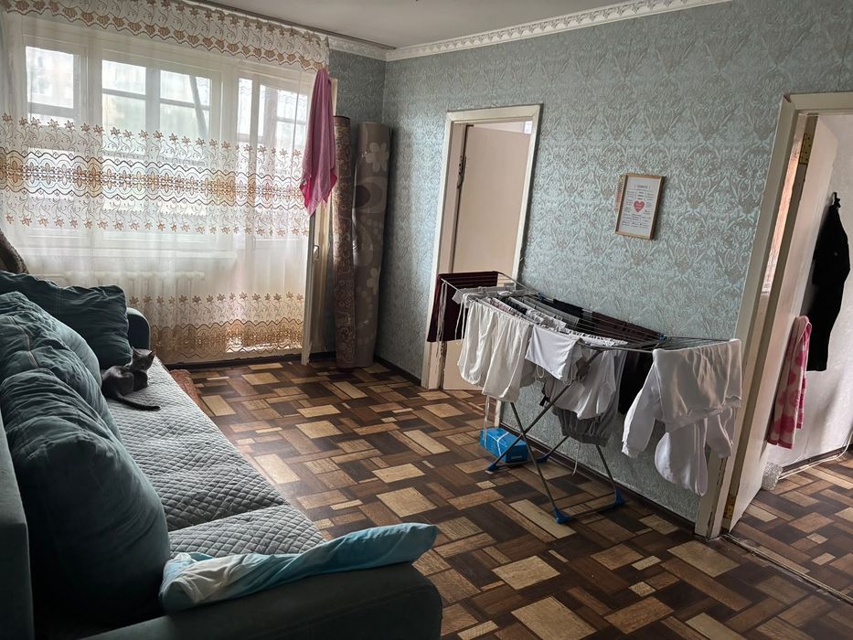 Продам четырёхкомнатную в 7 /50