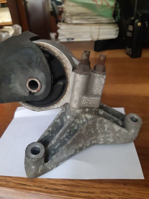 тампон да двигател на VOLVO S/ V40