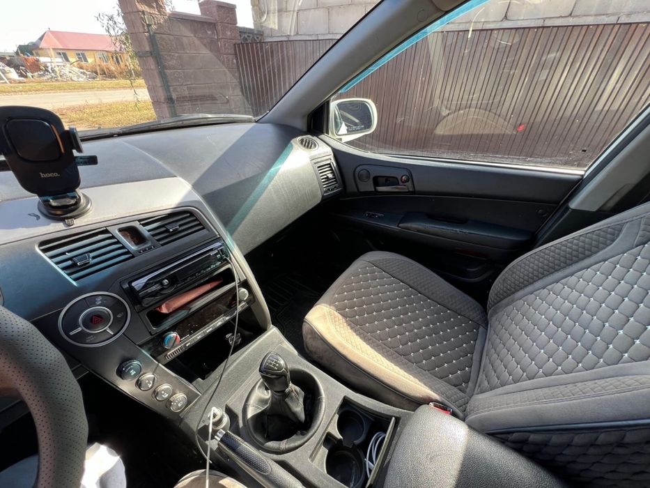 Автомобиль SsangYong