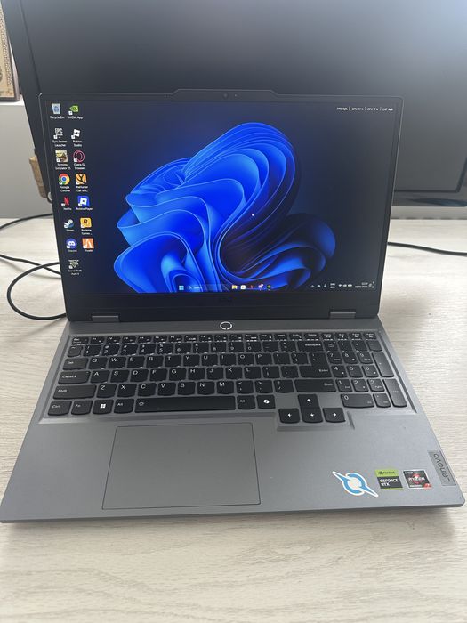 Vand Laptop Lenovo de Gaming