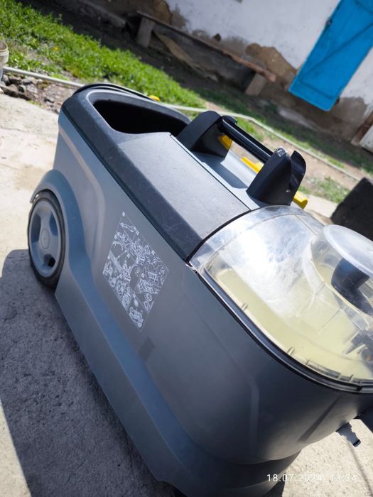 Puzi 10/1 моющий пылесос кэрхер