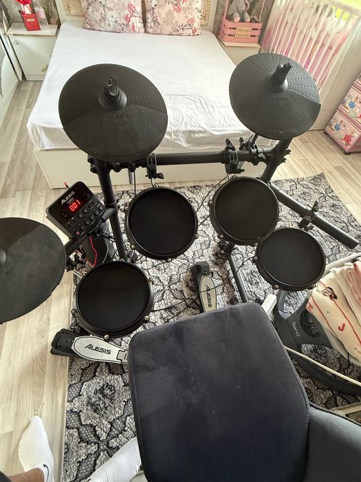 Продавам електрически барабани”Alesis Turbo module”