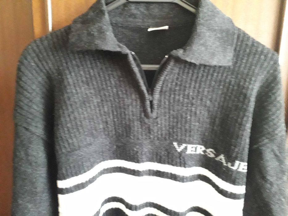 Мъжка блуза черно и бяло с яка и цип нова