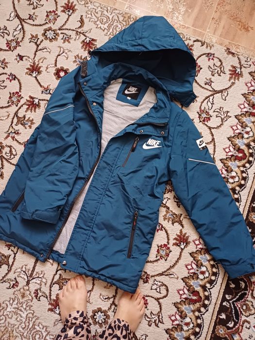 Продам куртку на мальчика