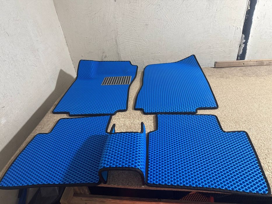 Avto polik avto kovrik /evakor /7D/ Gibrit