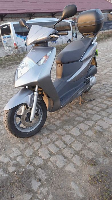 Scuter Honda Dylan 125 Pret 1.400 € Negociabil